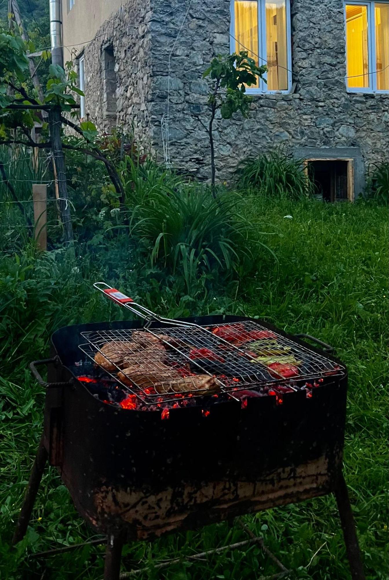 Barbara'S Eco-Cozy Guesthouse Mestia Dış mekan fotoğraf