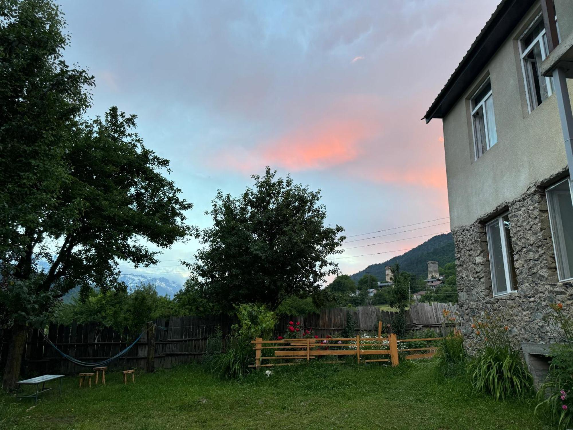 Barbara'S Eco-Cozy Guesthouse Mestia Dış mekan fotoğraf