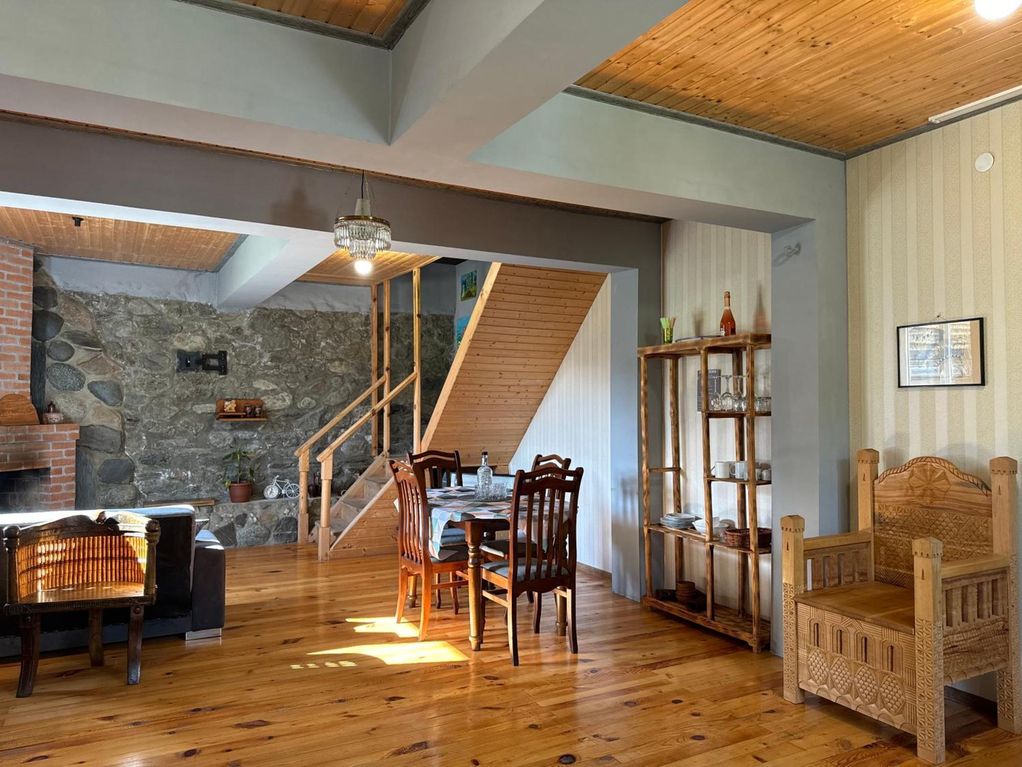 Barbara'S Eco-Cozy Guesthouse Mestia Dış mekan fotoğraf